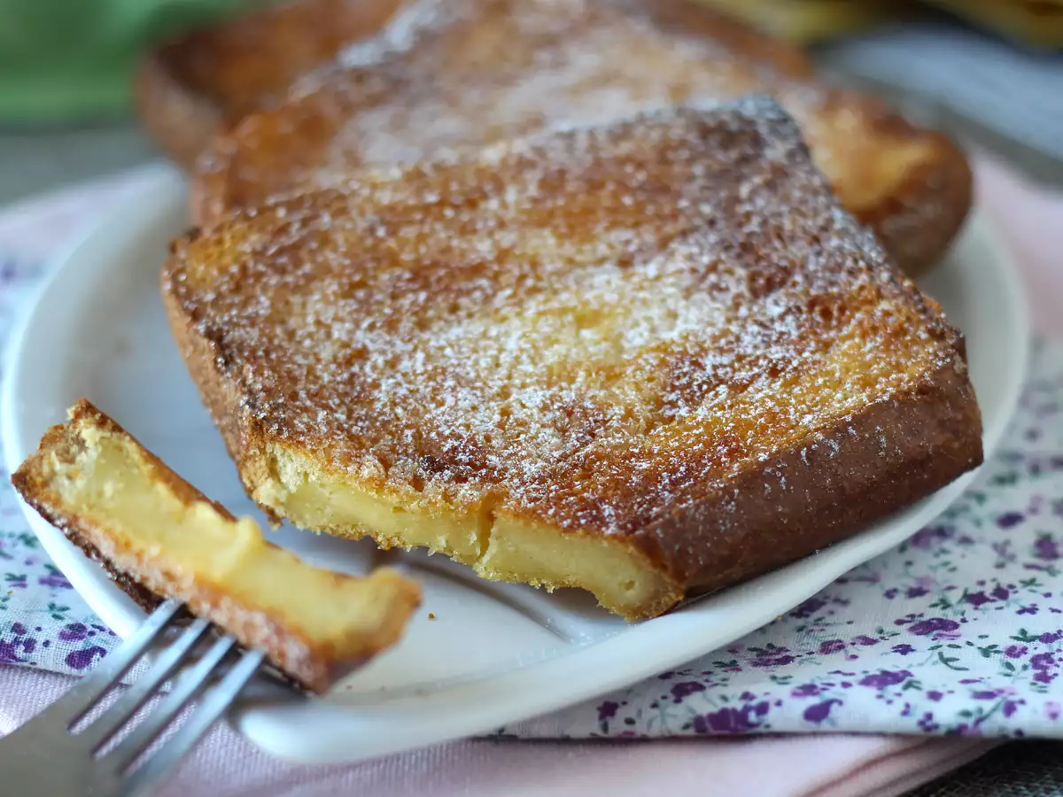 Resep Torrijas dalam penggorengan udara dengan roti brioche, sebuah tradisi tanpa kerumitan
