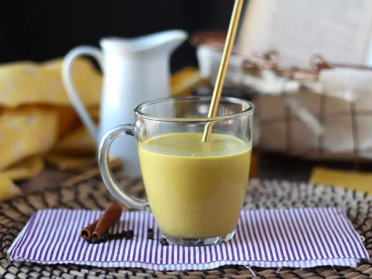 Resep Susu emas: minuman kesehatan dan kesejahteraan!