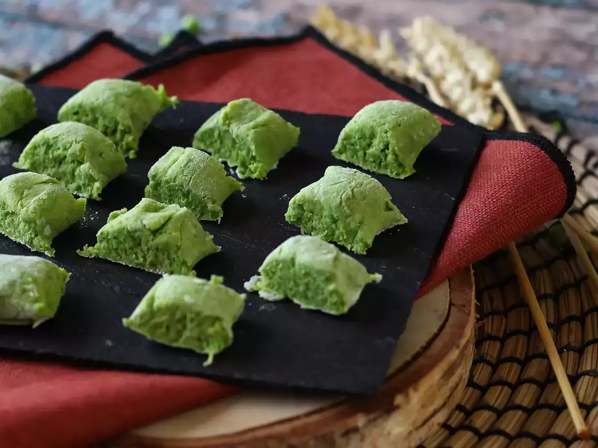 Resep Pangsit kacang polong tanpa telur: siap dalam waktu singkat!