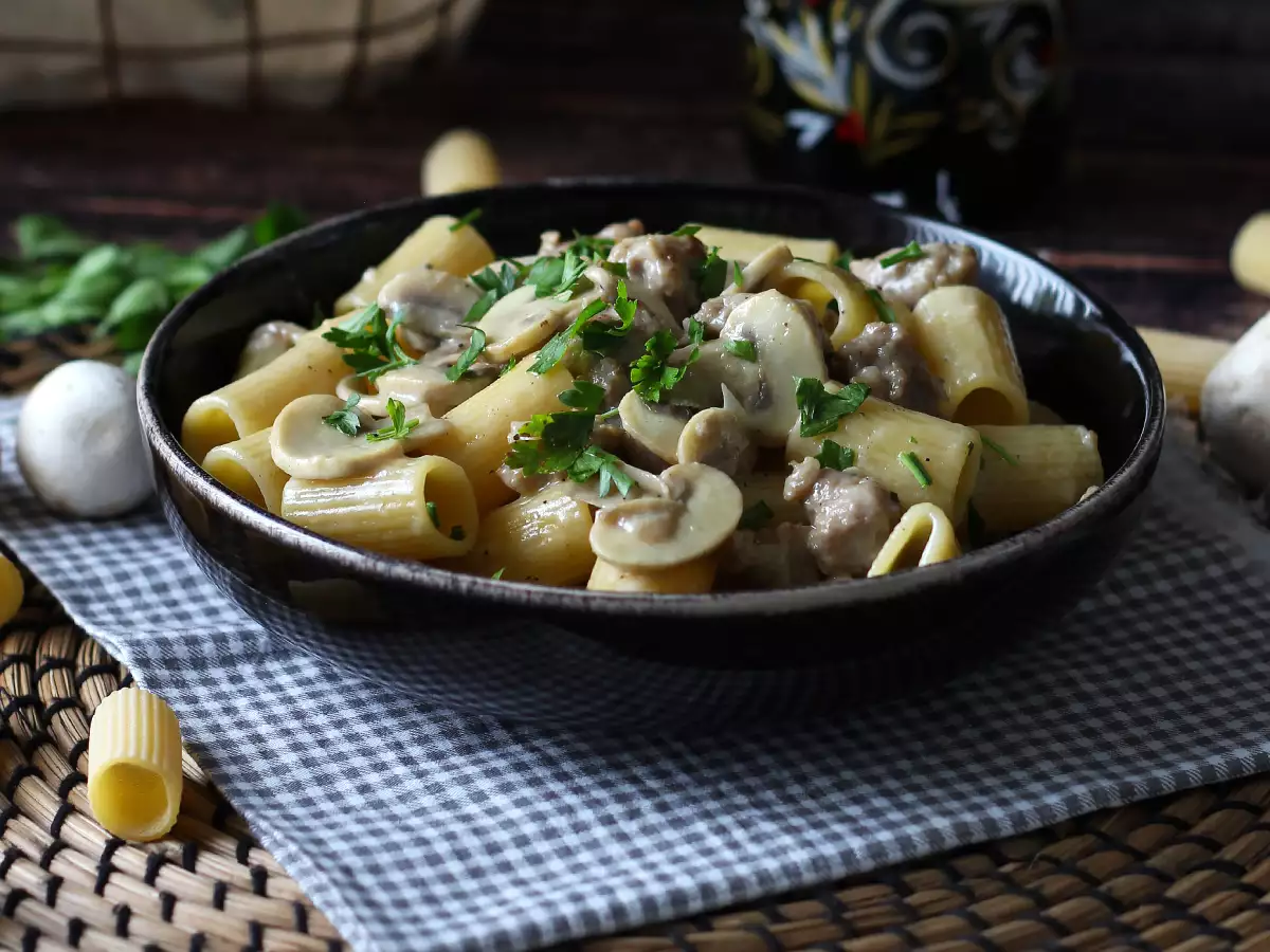 Resep Pasta krim jamur dan sosis