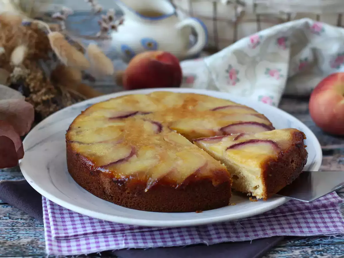 Resep Kue persik terbalik, lembab, meleleh dan karamel