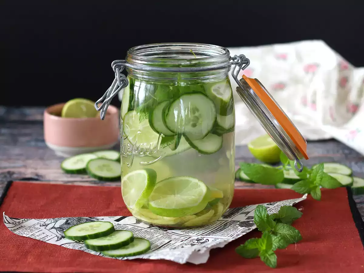 Resep Air rasa mentimun, jeruk nipis, mint, dan jahe