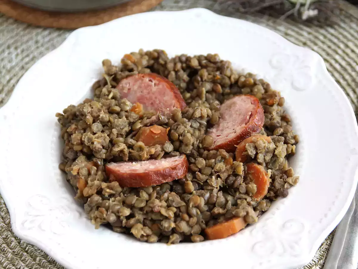 Resep Sosis morteau dan lentil rebus