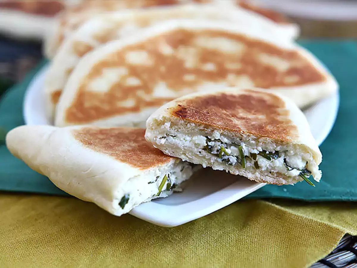 Resep Pancake turki yang diisi dengan feta, lemon, dan peterseli - gözleme