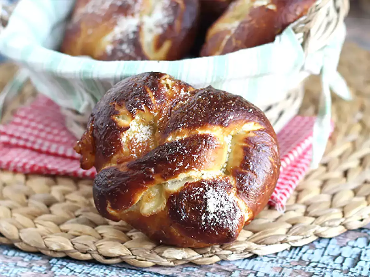 Resep Pretzel mozzarella dan rosemary