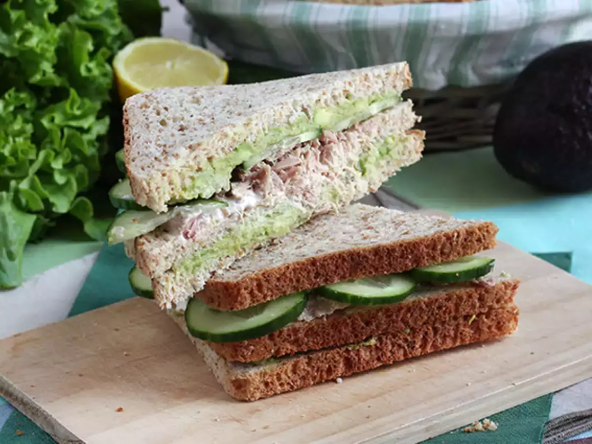 Resep Roti lapis tuna dan alpukat