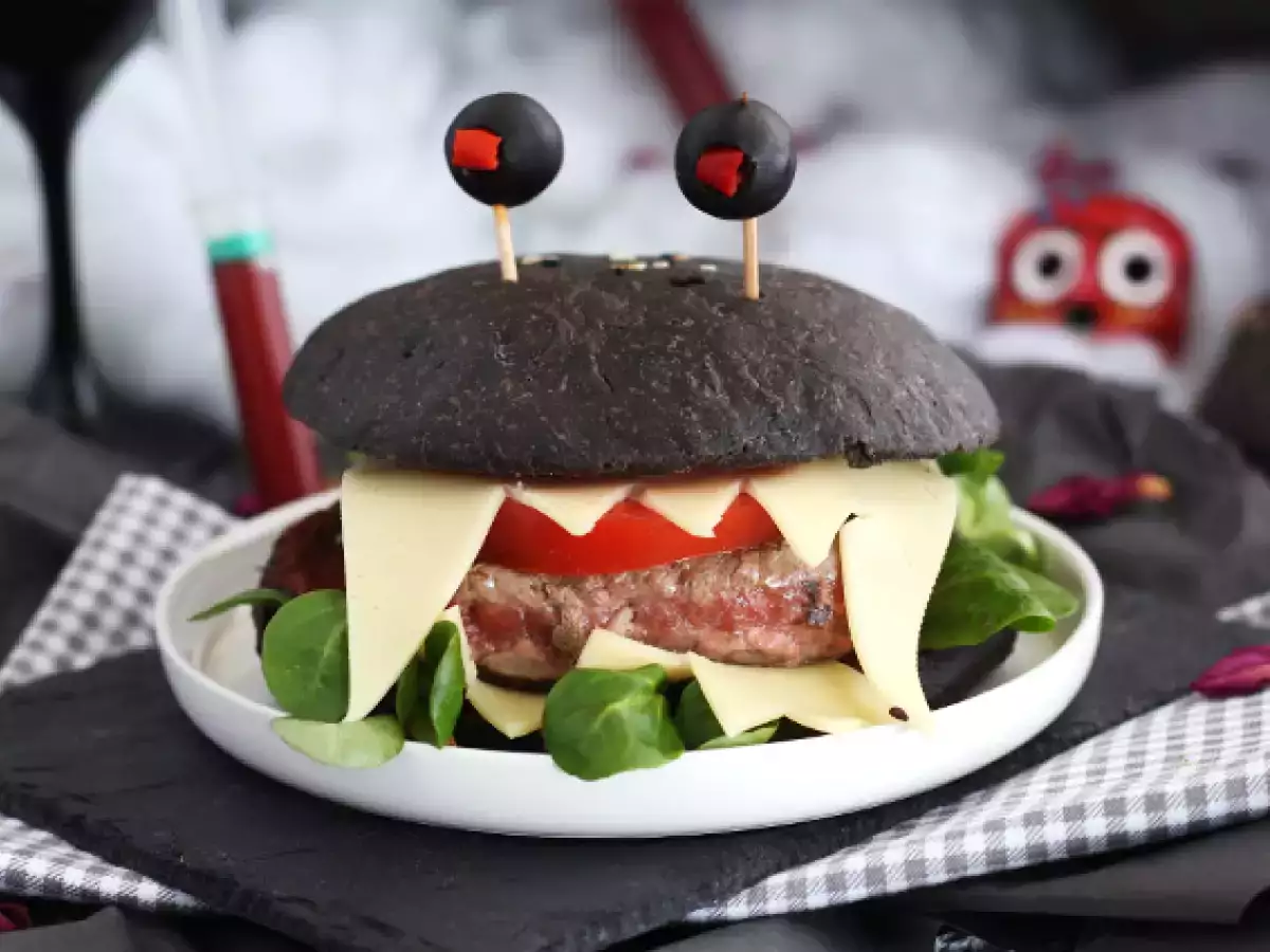 Resep Burger monster untuk halloween