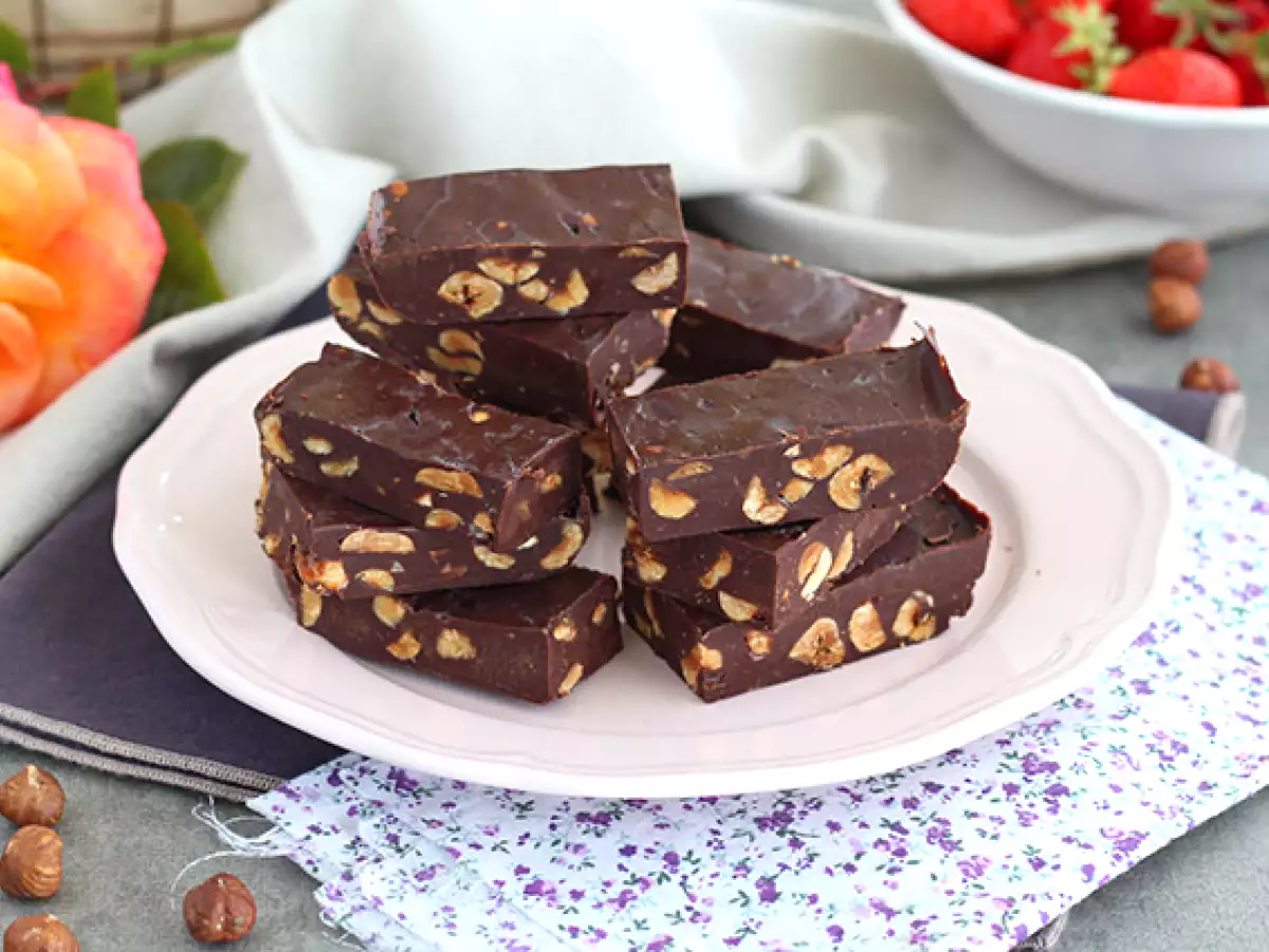 Resep Hazelnut fudge - kotak cokelat dan hazelnut