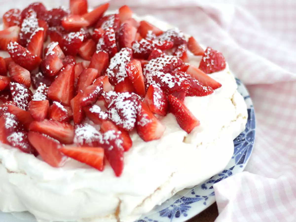Resep Pavlova stroberi yang mudah
