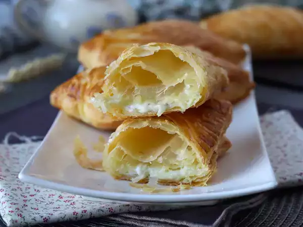 Resep Kue puff keju: resep yang sangat mudah dan lezat