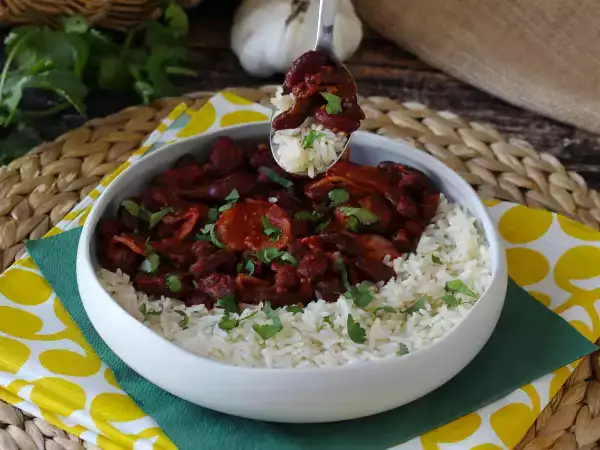 Resep Nasi dengan kacang merah dan daging asap: hidangan khas kuba