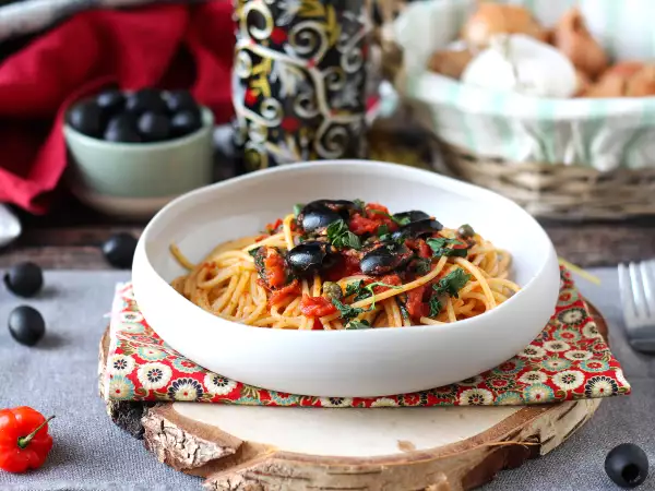 Resep Spaghetti alla puttanesca, hidangan pertama yang cepat dan lezat