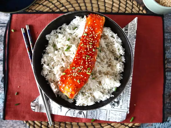 Resep Salmon ala korea dengan saus gochujang siap disajikan dalam 8 menit