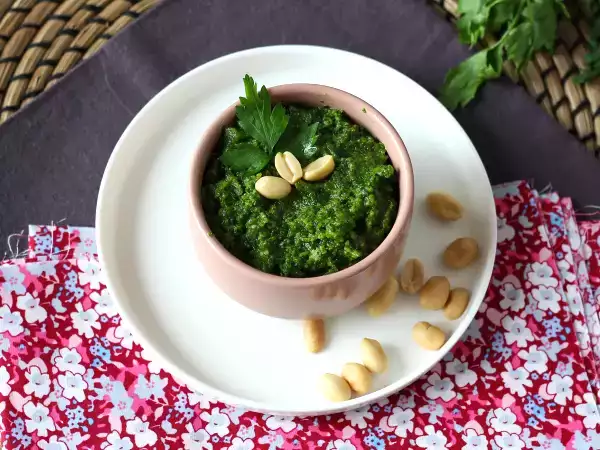 Resep Pesto peterseli dan kacang tanah, sebuah ledakan rasa