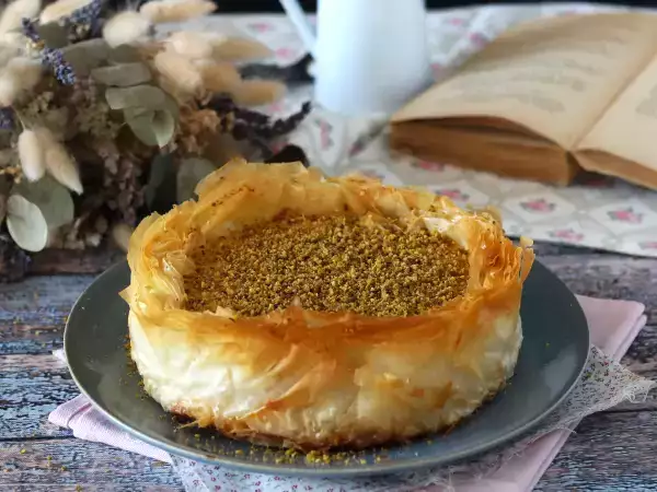 Resep Kue keju bergaya baklava dengan pistachio, renyah dan meleleh