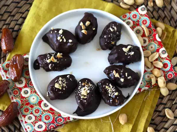 Resep Snickers buatan sendiri: kurma, kacang, dan cokelat - camilan sehat tanpa tambahan gula