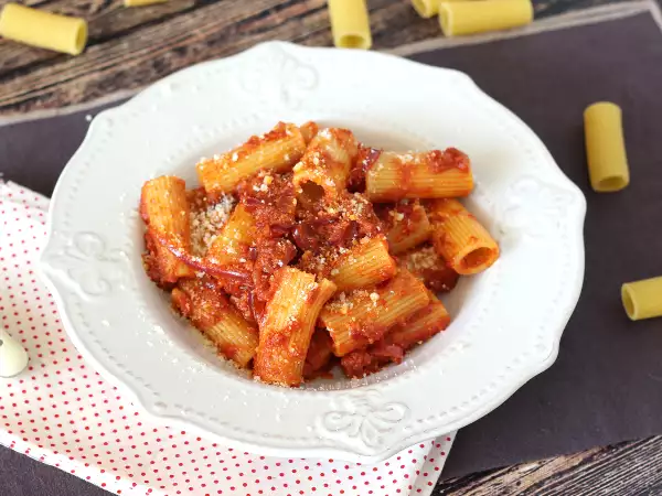 Resep Pasta dengan 'nduja, hidangan pasta calabria yang mudah dibuat