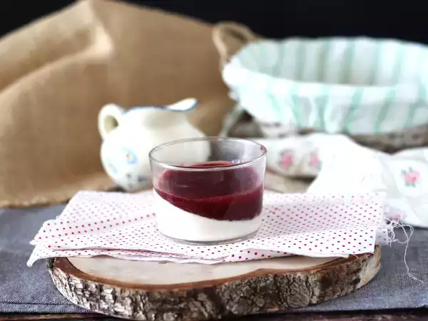 Resep Panna cotta dengan coulis berry