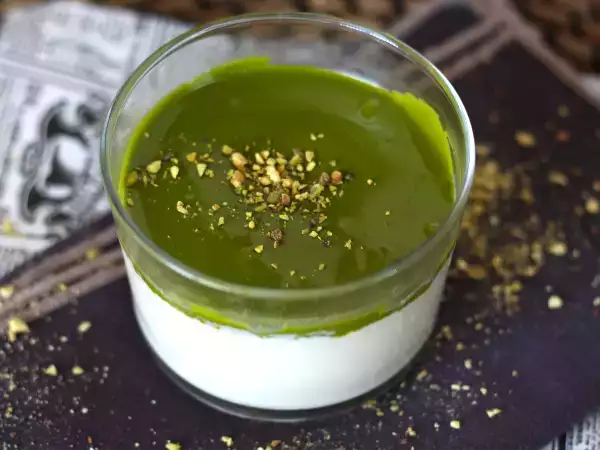 Resep Pistachio panna cotta, resep mudah yang disukai semua orang!