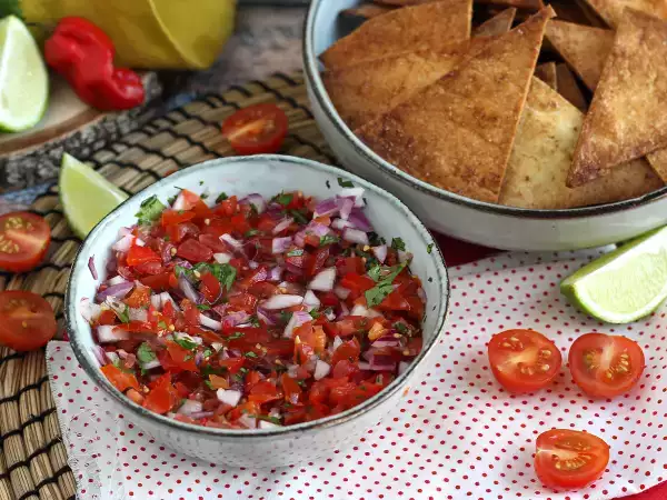 Resep Pico de gallo dan keripik tortilla buatan sendiri