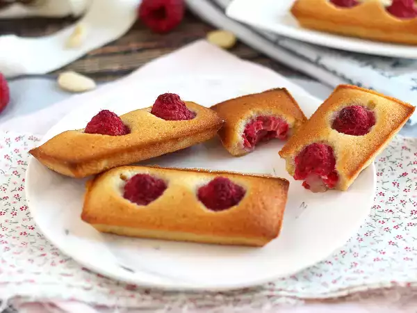 Resep Raspberry financiers, resep terperinci yang mudah dibuat
