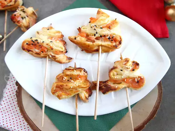 Resep Pohon cemara puff pastry dengan dua jenis salmon