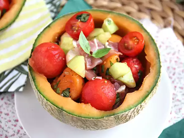 Resep Salad melon di atas melon
