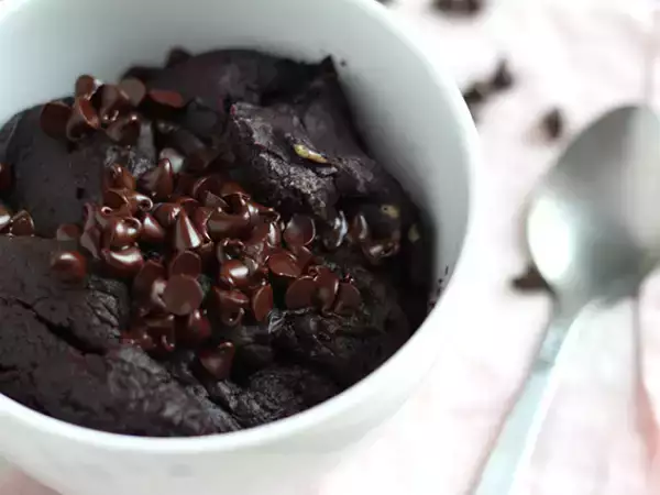 Resep Kue mug cokelat dan selai kacang dalam microwave dalam 1 menit.