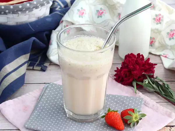 Resep Milkshake stroberi dan vanila