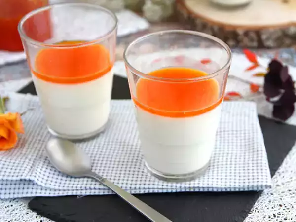 Resep Panna cotta vanila dengan coulis aprikot