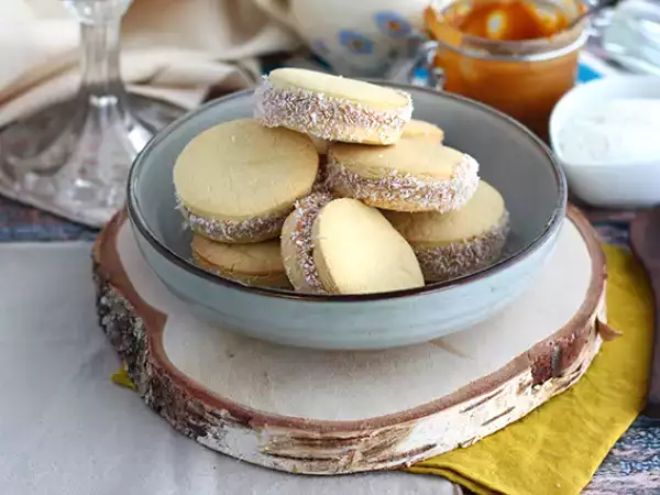 Resep Alfajores - roti pendek argentina dengan selai susu dan kelapa