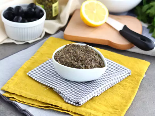 Resep Tapenade cepat dengan buah zaitun hitam