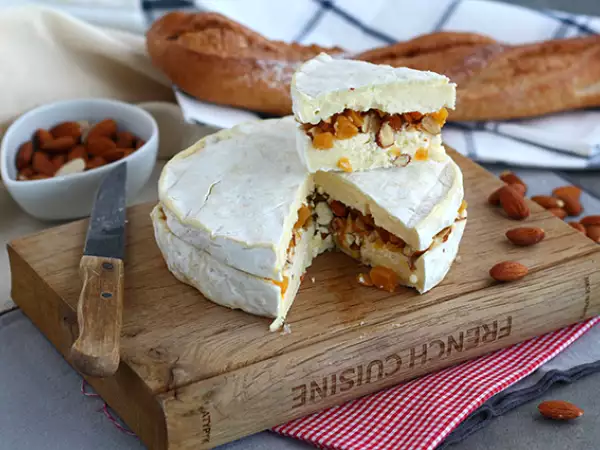 Resep Brie dengan isian aprikot dan almond