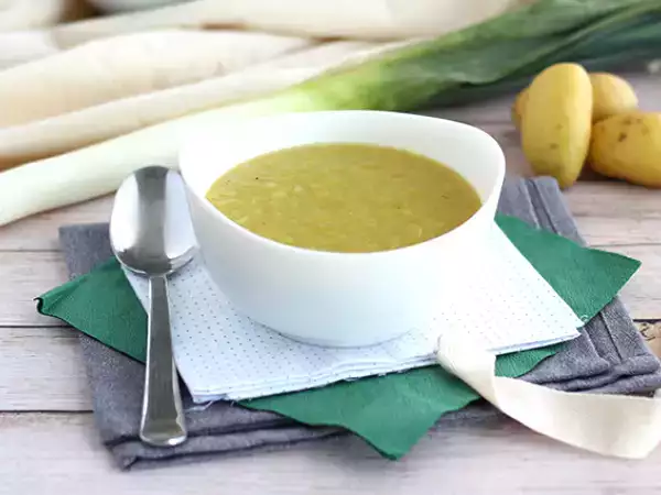 Resep Sup daun bawang dan kentang yang cepat dan mudah