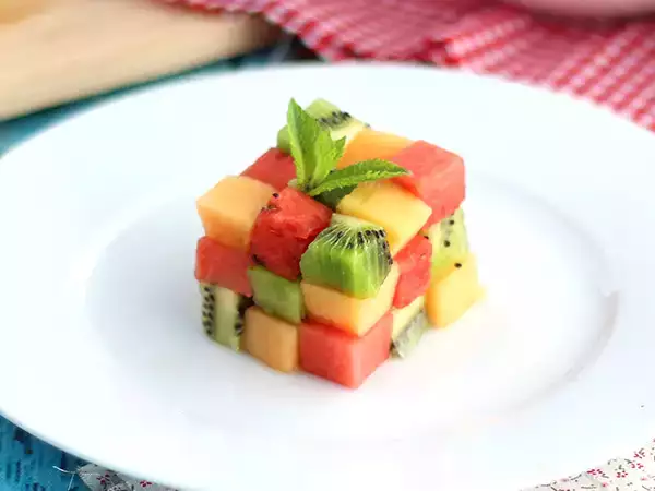 Resep Kubus rubik buah, salad buah yang didesain khusus