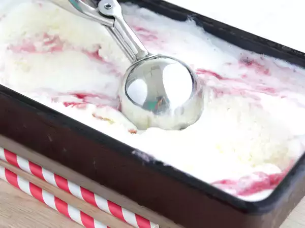 Resep Yoghurt dan es krim raspberry