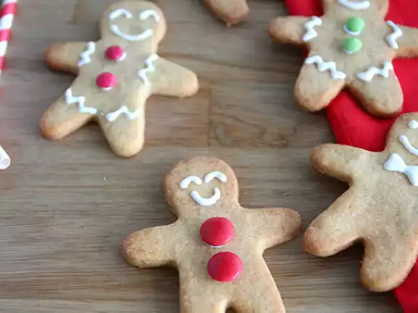 Resep Biskuit pria roti pendek - gingerbread men