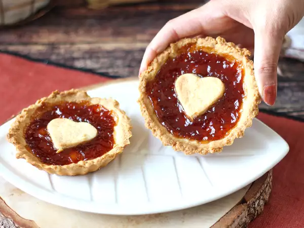 Resep Kue tart hari valentine selai stroberi: suguhan buatan sendiri yang romantis
