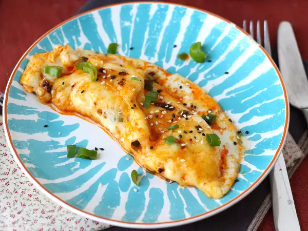 Resep Telur goreng dengan madu dan mozzarella, sarapan ekspres yang manis, asin, dan pedas!