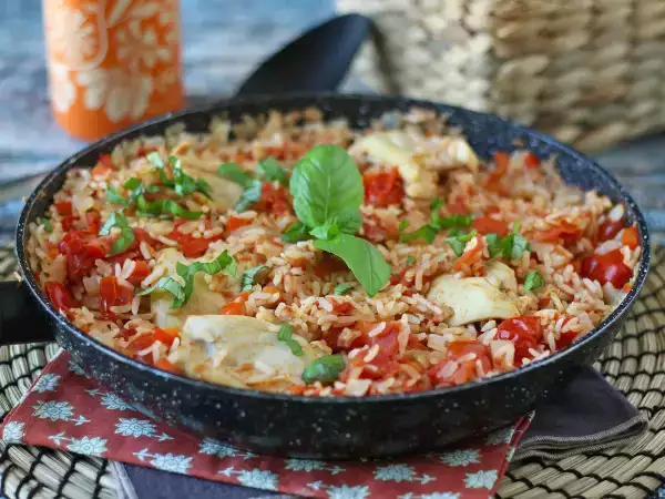Resep Satu panci berisi ayam, nasi dengan saus tomat dan paprika