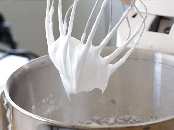 Pavlova stroberi yang mudah - Persiapan langkah 2