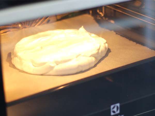 Pavlova stroberi yang mudah - Persiapan langkah 3