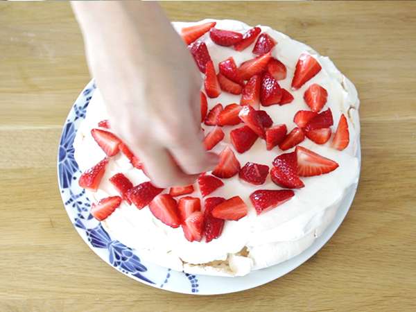 Pavlova stroberi yang mudah - Persiapan langkah 6
