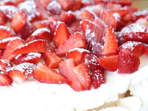 Pavlova stroberi yang mudah - Persiapan langkah 7