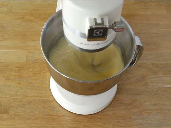 Kue tiga susu Tres Leches - Persiapan langkah 2