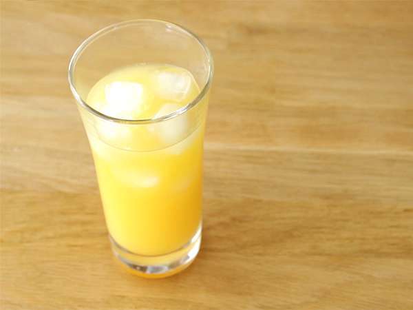 Tequila Sunrise yang menyegarkan - Persiapan langkah 1
