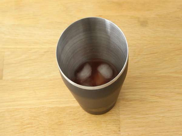 Kosmopolitan dengan jus cranberry - Persiapan langkah 1