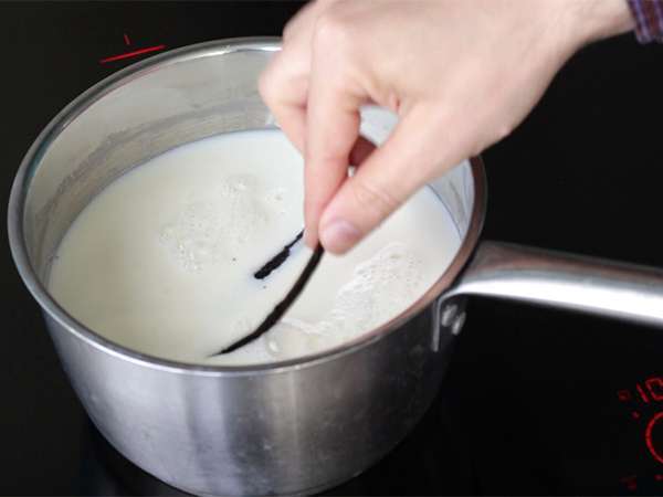 Flan custard buatan Baker - Persiapan langkah 1