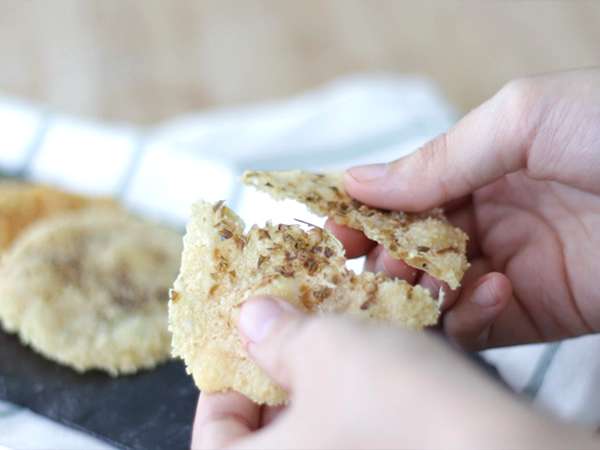 Keripik parmesan dengan bumbu dan rempah-rempah - Persiapan langkah 4