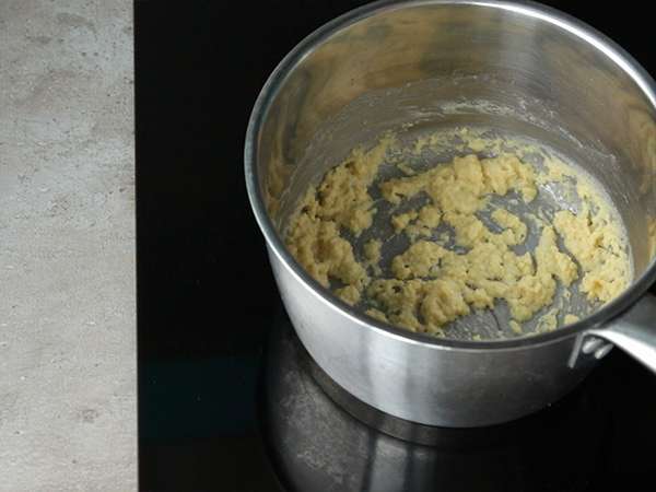 Saus béchamel, resep mudah - Persiapan langkah 2